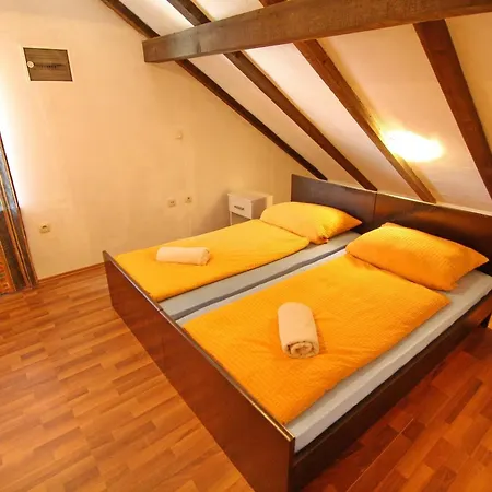 Apartament Leme - Comfort One Bedroom With Garden View Apt5 *