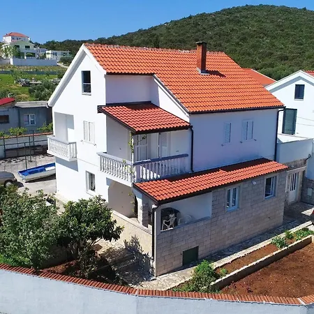 Leme - Comfort One Bedroom With Garden View Apt5 *
